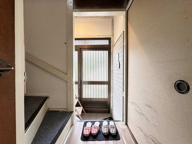 玄関内