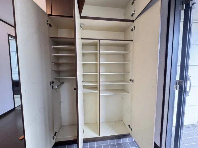 シューズボックス