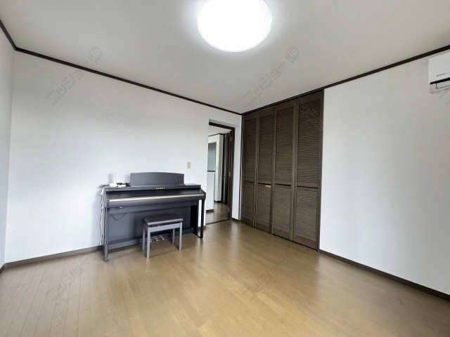 洋室（２階西）