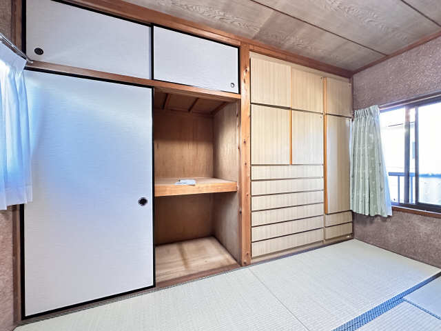 収納（２階南和室）