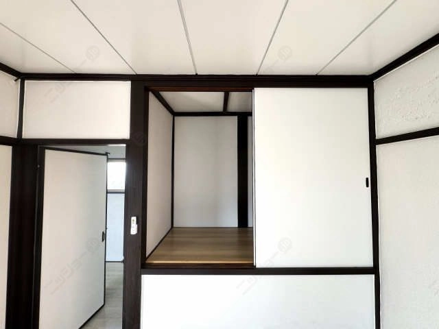 収納（２階東洋室）