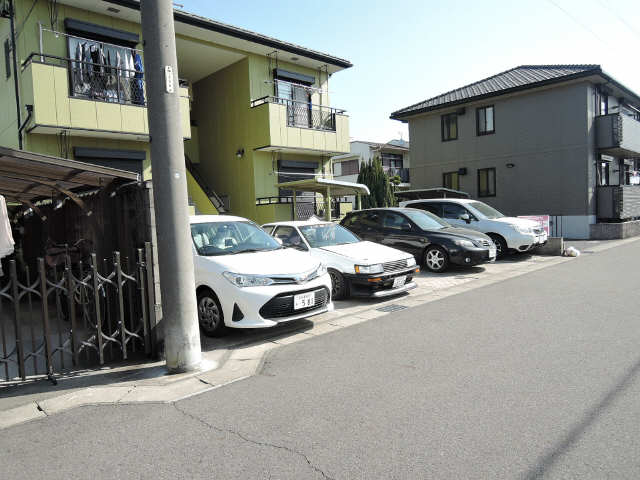 ルミーナ天花寺 2階 駐車場