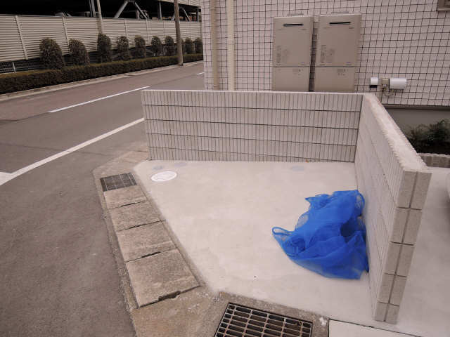 ごみ置場