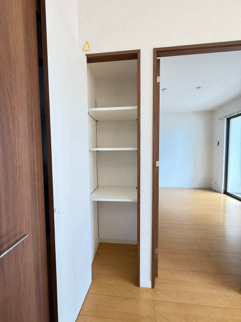 キッチン横収納
