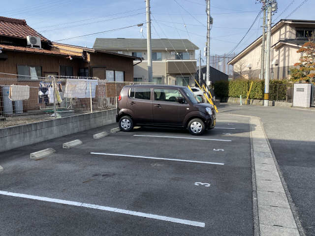 カーサながくて 1階 外部駐車場