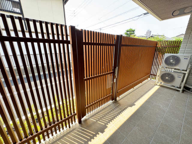 バルコニー出入口