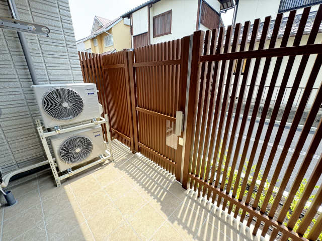 バルコニー出入口