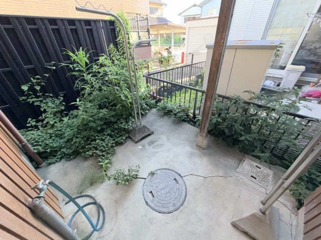 勝手口外（物干 台残置）