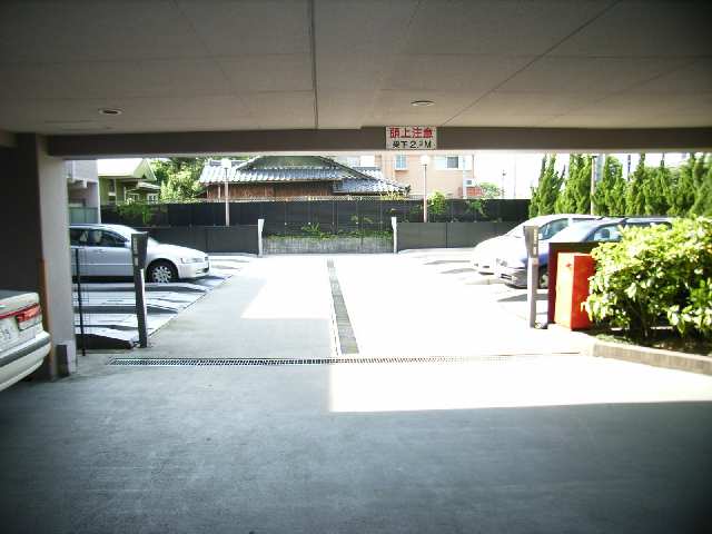 ベレーサ本山 2階 駐車場