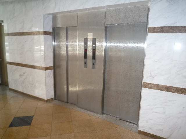 ダイアパレス白川公園１３０２号 13階 エレバーター
